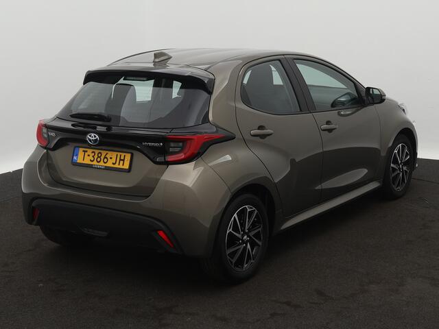 Toyota YARIS 1.5 Hybrid Dynamic | LM velgen | Camera | Climate Control | Apple Carplay/Android Auto |