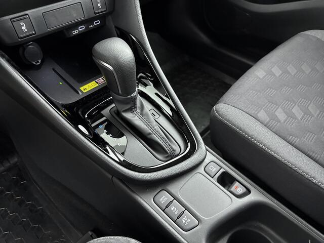 Toyota YARIS 1.5 Hybrid 115 Dynamic *DEMO* | Parkeersensoren | Dodehoekdetectie | Stoel-/Stuurverwarming | Draadloze Telefoonlader |