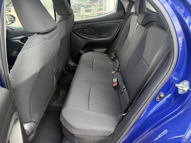 Toyota YARIS 1.5 Hybrid Dynamic Origineel NL auto, 1e eigenaar, dealeronderhouden, Multimediapakket, Navi, Parkeersensoren