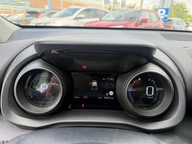 Toyota YARIS 1.5 Hybrid Dynamic Origineel NL auto, 1e eigenaar, dealeronderhouden, Multimediapakket, Navi, Parkeersensoren