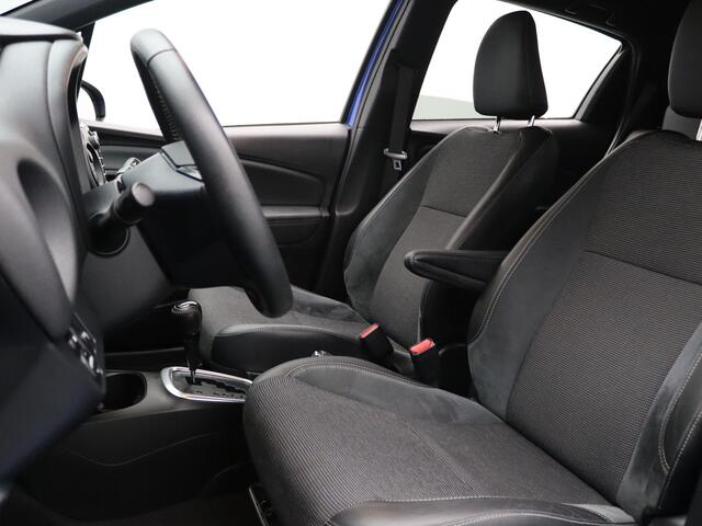 Toyota YARIS 1.5 Hybrid Premium Camera | Climate