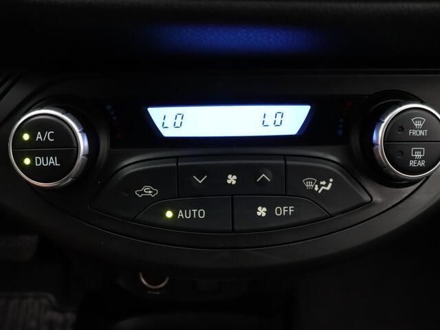 Toyota YARIS 1.5 Hybrid Premium Camera | Climate
