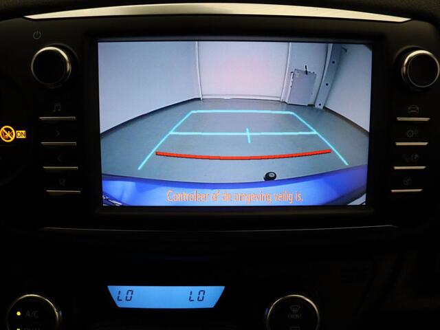 Toyota YARIS 1.5 Hybrid Premium Camera | Climate