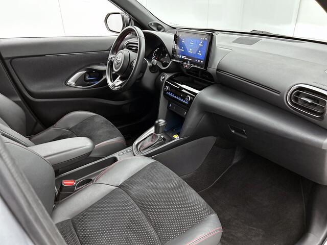 Toyota YARIS Cross 1.5 Hybrid GR Sport | JBL | Head-Up Display | Dodehoek detectie Elektrische achterklep | Full LED adaptive | Parkeersensoren voor+achter | Navigatie | Apple CarPlay/Android Auto |