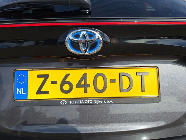 Toyota YARIS 1.5 Hybrid Style Limited met trekhaak