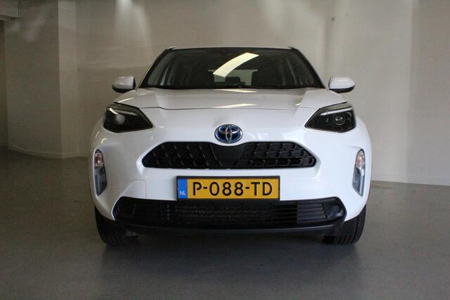 Toyota YARIS Cross 1.5 Hybrid Business | APK: 06-2028 | CLIMA | NL-AUTO+N.A.P! | CAMERA | CRUISE | LANE-ASSIST | LED |
