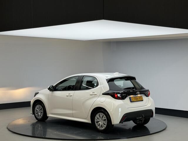 Toyota YARIS 1.5 Hybrid Active | Trekhaak | Cam achter | All weatherbanden | NL auto
