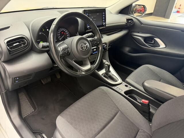 Toyota YARIS 1.5 Hybrid Active | Trekhaak | Cam achter | All weatherbanden | NL auto
