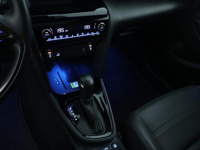 Toyota YARIS Cross 1.5 Hybrid Launch Edition AWD | Panoramadak | Trekhaak afneembaar | JBL | Head-Up Display | Dodehoek detectie | Lederen bekleding | Stoelverwarming | Elektrische achterklep |