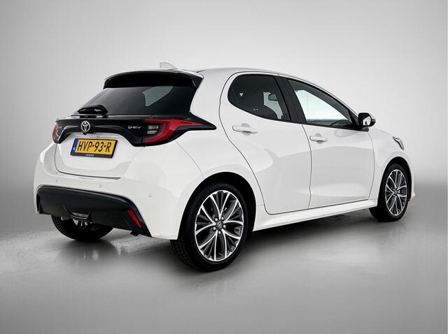 Toyota YARIS 1.5 Hybrid 130 Executive | Parkeersensoren V+A | Blindspot | Stuur-Stoelverwarming |