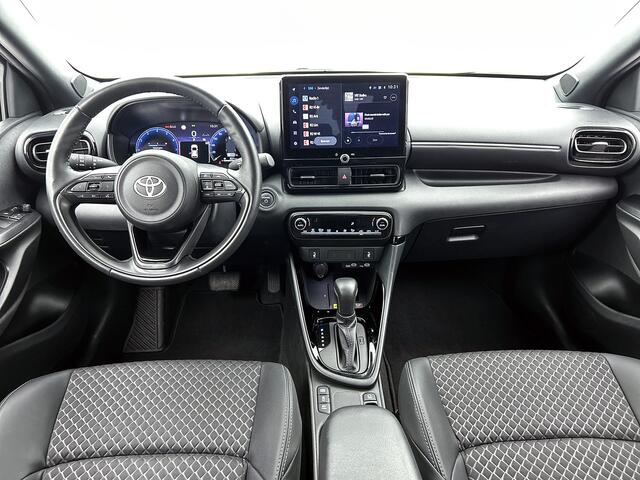 Toyota YARIS 1.5 Hybrid 130 Executive | Parkeersensoren V+A | Blindspot | Stuur-Stoelverwarming |