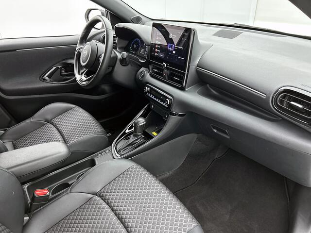 Toyota YARIS 1.5 Hybrid 130 Executive | Parkeersensoren V+A | Blindspot | Stuur-Stoelverwarming |