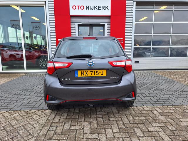 Toyota YARIS 1.5 Hybrid Design Red *Met trekhaak voor fietsendrager!*
