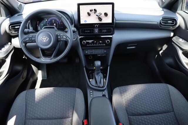 Toyota YARIS Cross 1.5 Hybrid 115 Dynamic, Comfort pack, BSM, Apple Carplay / Android Auto, Climate control.