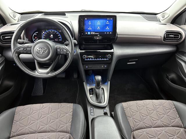 Toyota YARIS Cross 1.5 Hybrid Executive + | BTW Voertuig | JBL | Head-Up Display | LED Matrix | Elektrische achterklep | Stoel+stuurverwarming | Dodehoek detectie | Parkeersensoren voor+achter | Navigatie | Apple CarPlay/Android Auto
