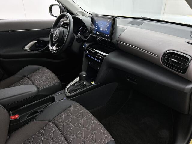 Toyota YARIS Cross 1.5 Hybrid Executive + | BTW Voertuig | JBL | Head-Up Display | LED Matrix | Elektrische achterklep | Stoel+stuurverwarming | Dodehoek detectie | Parkeersensoren voor+achter | Navigatie | Apple CarPlay/Android Auto