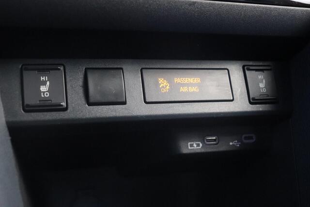 Toyota YARIS Cross 1.5 Hybrid 115 Dynamic, Parkeersensoren, All-season, Keyless, Camera!