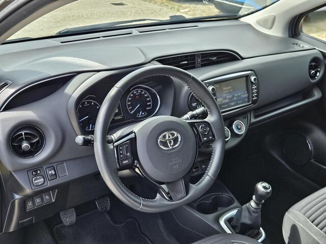 Toyota YARIS 1.5 VVT-i Dynamic 5drs 1e eig.