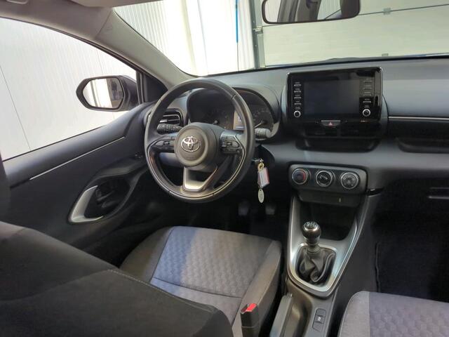 Toyota YARIS 1.5 VVT-i Active, Camera! Carplay! VERWACHT!!