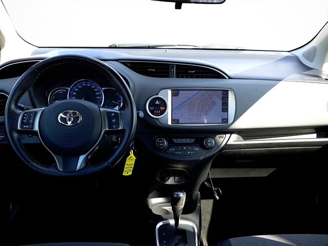 Toyota YARIS 1.5 Hybrid Dynamic Limited | Stoelverwarming | Parkeersensoren voor | Achteruitrijcamera | Climate Control |