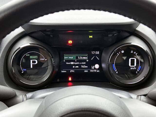 Toyota YARIS 1.5 Hybrid Executive | BTW voertuig | Head-Up Display | Dodehoek detectie | Parkeersensoren voor+achter | Stoelverwarming | Apple CarPlay/Android Auto | Cruise Control Adaptive | Climate Control |