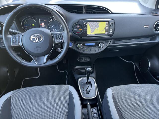 Toyota YARIS 1.5 Hybrid Y20 | Navigatie | Parkeersensoren | Licht metalen velgen | Keyless entry |