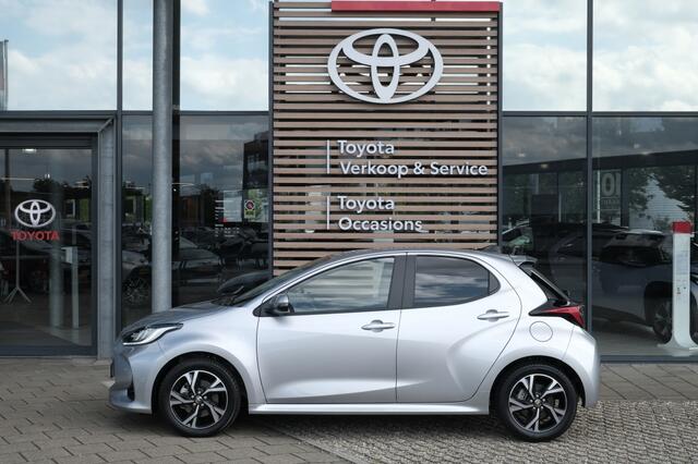 Toyota YARIS 1.5 Hybrid 115 Dynamic Automaat | Buitenspiegels automatisch inklapbaar | Stoelen, stoelverwarming voorstoelen | Stuurwiel, met stuurwielverwarming | Blind Spot Monitor (BSM); dodehoekdetectie | Safe