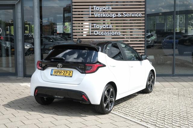 Toyota YARIS TOYOTA YARIS Hybrid 130 Launch Edition Automaat | Head-up Display | JBL Premium audio | 8 speakers | Sierlijsten interieur Neptune Blue | Geschikt voor Smart Digital Key* | Stoelbekleding voorzien van