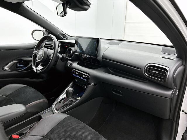 Toyota YARIS 1.5 Hybrid GR Sport | BTW voertuig | JBL | dodehoek detectie | Stoelverwarming | Draadloze telefoonlader | Navigatie | Apple CarPlay/Android Auto | Cruise Control Adaptive |