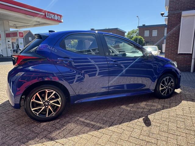 Toyota YARIS 1.5 Hybrid Dynamic *STOELVERWARMING/NAVI/DEALER*