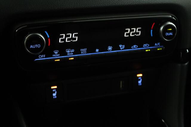 Toyota YARIS 1.5 Hybrid Executive | Bi-Tone | Adaptive Cruise Control | Stoelverwarming | Apple carplay en Android Auto |