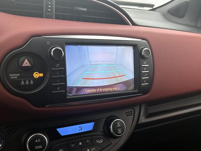 Toyota YARIS 1.5 Hybrid Bi-Tone Plus | Navigatie | Cruise Control | Climate Control |