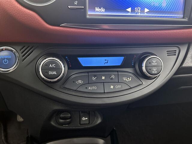 Toyota YARIS 1.5 Hybrid Bi-Tone Plus | Navigatie | Cruise Control | Climate Control |