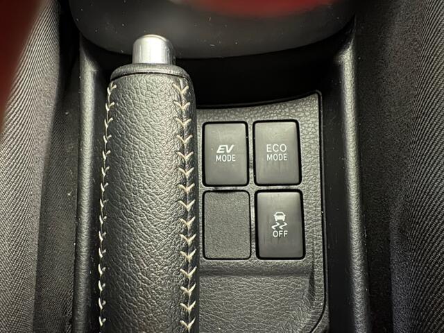 Toyota YARIS 1.5 HYB. Airco ECC Multimedia PDC Camera