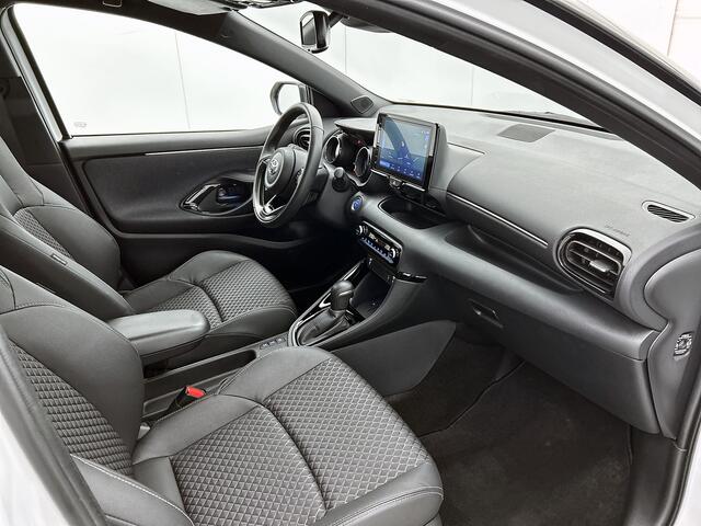 Toyota YARIS 1.5 Hybrid Executive | Navigatie | ACC | Clima | Stoelverwarming | Keyless | 17" LMV |