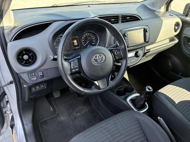 Toyota YARIS 1.0 VVT-i Aspiration 5-Deurs | Climate control | Camera | Navigatie | Cruise control | Elektrisch Pakket | Bluetooth telefoonvoorbereiding