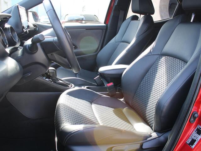 Toyota YARIS 1.5 Hybrid Executive | KEYLESS ENTRY | STOELVERWARMING | APPLE CARPLAY / ANDROID AUTO |