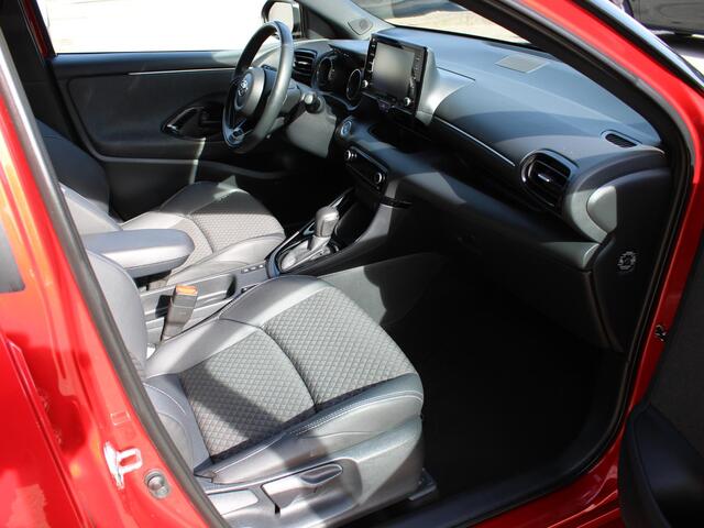 Toyota YARIS 1.5 Hybrid Executive | KEYLESS ENTRY | STOELVERWARMING | APPLE CARPLAY / ANDROID AUTO |