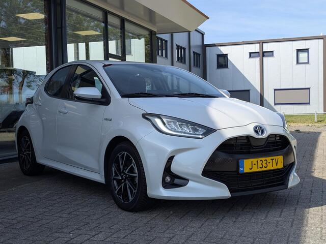 Toyota YARIS 1.5 Hybrid Dynamic | Nieuwe All seaons | Parelmoer | Camera | Keyless | ACC | Navi | Carplay