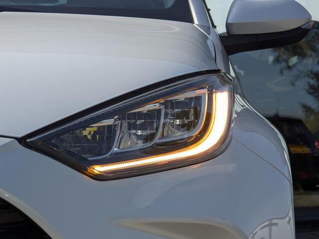 Toyota YARIS 1.5 Hybrid Dynamic | Nieuwe All seaons | Parelmoer | Camera | Keyless | ACC | Navi | Carplay