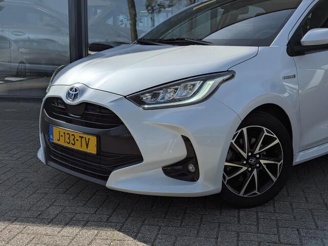 Toyota YARIS 1.5 Hybrid Dynamic | Nieuwe All seaons | Parelmoer | Camera | Keyless | ACC | Navi | Carplay