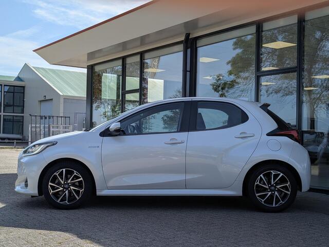 Toyota YARIS 1.5 Hybrid Dynamic | Nieuwe All seaons | Parelmoer | Camera | Keyless | ACC | Navi | Carplay