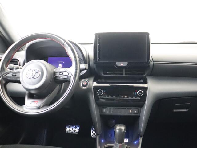 Toyota YARIS Cross 1.5 Hybrid GR Sport Limited | Dealer Onderhouden | Parkeersensoren voor+achter | Stoelverwarming | Draadloze telefoonlader | Navigatie | Apple CarPlay/Android Auto | Cruise Control Adaptive |