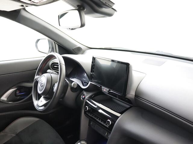 Toyota YARIS Cross 1.5 Hybrid GR Sport Limited | Dealer Onderhouden | Parkeersensoren voor+achter | Stoelverwarming | Draadloze telefoonlader | Navigatie | Apple CarPlay/Android Auto | Cruise Control Adaptive |
