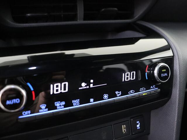 Toyota YARIS Cross 1.5 Hybrid GR Sport Limited | Dealer Onderhouden | Parkeersensoren voor+achter | Stoelverwarming | Draadloze telefoonlader | Navigatie | Apple CarPlay/Android Auto | Cruise Control Adaptive |