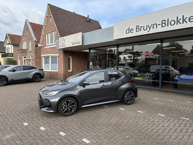 Toyota YARIS 1.5 Hybrid Dynamic Apple Carplay / Anroid Auto / stoelverwarming / goed onderhouden / Toyota Pechhulppas / Toyota 10 jaar garantie programma / Rijklaarprijs incl. garantie en onderhoud