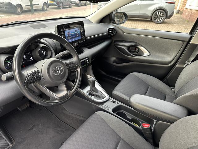 Toyota YARIS 1.5 Hybrid Dynamic Apple Carplay / Anroid Auto / stoelverwarming / goed onderhouden / Toyota Pechhulppas / Toyota 10 jaar garantie programma / Rijklaarprijs incl. garantie en onderhoud