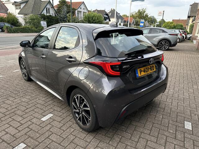 Toyota YARIS 1.5 Hybrid Dynamic Apple Carplay / Anroid Auto / stoelverwarming / goed onderhouden / Toyota Pechhulppas / Toyota 10 jaar garantie programma / Rijklaarprijs incl. garantie en onderhoud