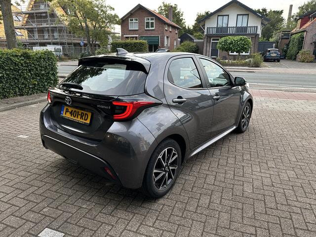 Toyota YARIS 1.5 Hybrid Dynamic Apple Carplay / Anroid Auto / stoelverwarming / goed onderhouden / Toyota Pechhulppas / Toyota 10 jaar garantie programma / Rijklaarprijs incl. garantie en onderhoud