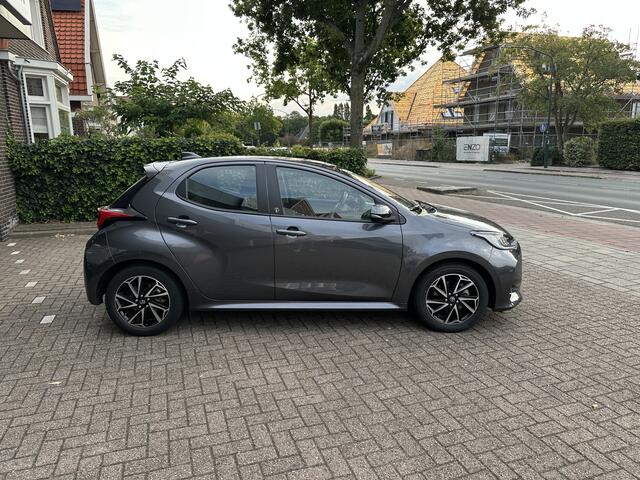 Toyota YARIS 1.5 Hybrid Dynamic Apple Carplay / Anroid Auto / stoelverwarming / goed onderhouden / Toyota Pechhulppas / Toyota 10 jaar garantie programma / Rijklaarprijs incl. garantie en onderhoud